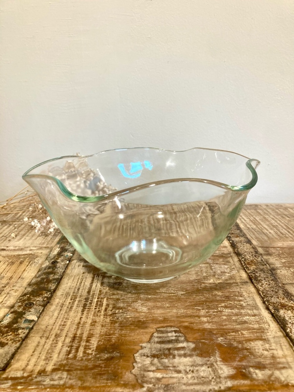 Clear Scalloped Glass Serving Bowl Ruffle Edge 10” Across - Picture 8 of 14
